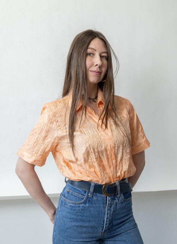 90s Peach Floral Embroidered Blouse Vintage Crinkle Short Sleeve Button Up Size M