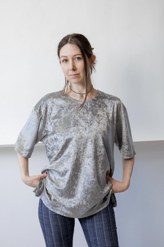 90s Silver Crushed Velvet Tee Vintage Oversized Boxy Grey Going Out Top L