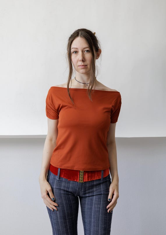 Y2k Rust Off Shoulder Cowl Neck Top 2000s Terracotta Ruched Sleeve Fitted Blouse M