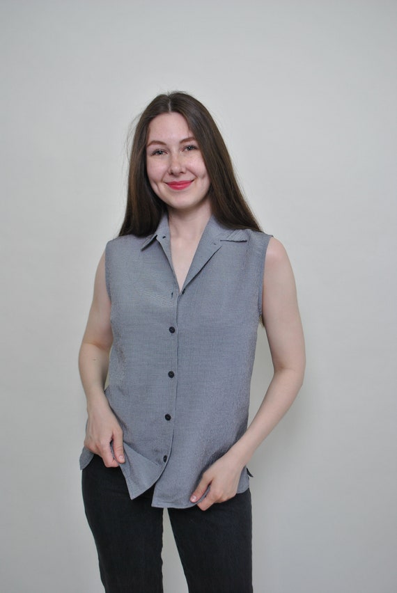 90s Grey Sleeveless Shirt Notch Collar Minimalist Button Up Textured Longline Blouse Medium