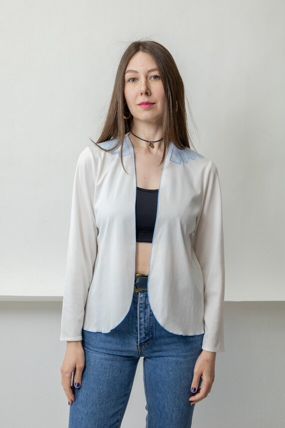 80s White Open Front Blouse Vintage Blue Chevron Embroidery Collared Top Size M