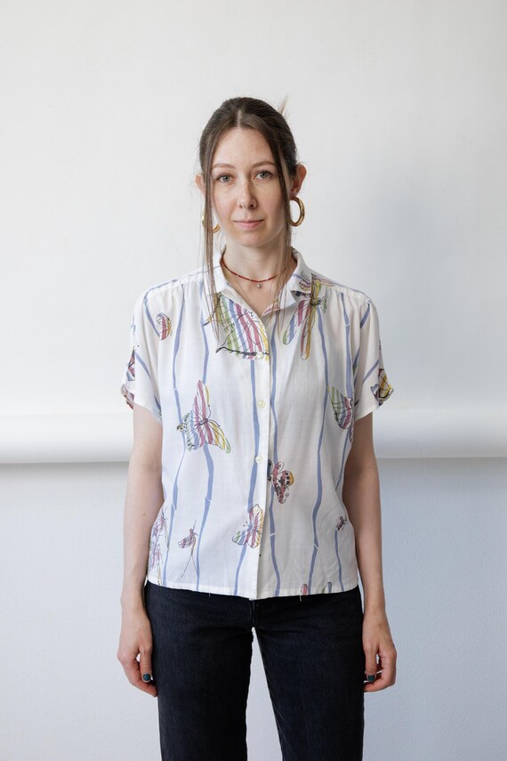 80s butterfly print blouse with wavy stripes, hand drawn pastel novelty shirt, size Medium