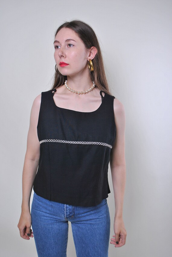 90s minimalist embroidery tank top in black, vintage crop top with stripe, Size M