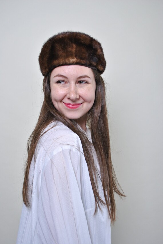 Vintage 90s Faux Fur Winter Hat: Brown Fashion Style