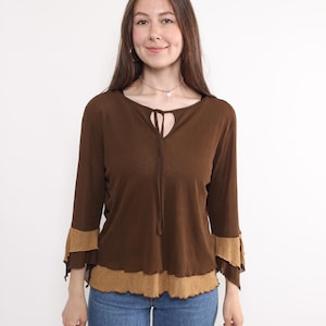 90s ruffled blouse in brown, vintage rushed relaxed fit pullover blouse, Size M