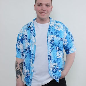 Vintage 90s Hawaiian shirt, blue floral shirt, Hawaii button up shirt, Size XL