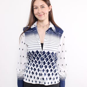 90s blue white blouse, vintage geometric print button up shirt in polyester, Size M