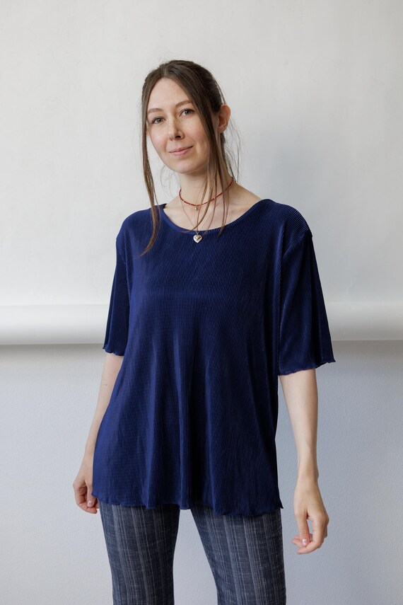 90s Sapphire Blue Plisse Top Vintage Liquid Shine Lettuce Hem Scoop Neck Size L