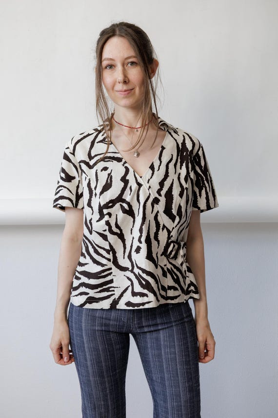 90s Zebra Print Wrap Top Vintage Linen Buckle Side V Neck Blouse Size M