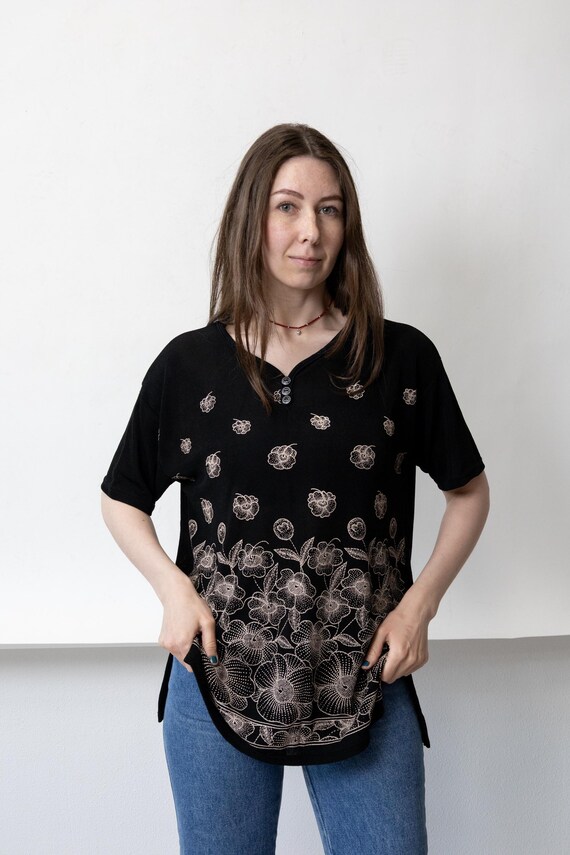 90s Black Floral Border Print Top Vintage Engraved Rose Studded Henley Blouse Size L
