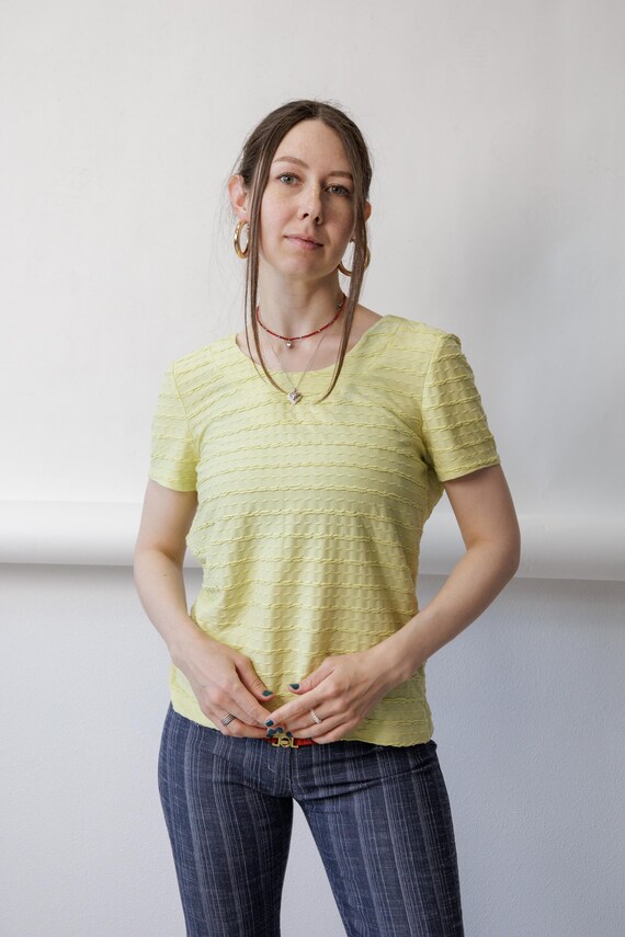 90s Lime Green Textured Top Vintage Ruffle Stripe Short Sleeve Fitted Blouse Size M