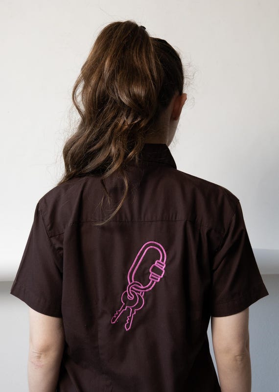 Streetwear Embroidred Reworked Shirt Carabiner Keys Back Graphic Top Brown Size S