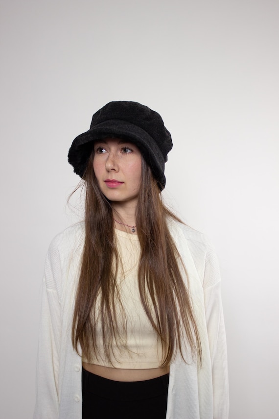 Vintage 90s Black Winter Hat – Soft Acrylic Faux Fur Cloche Style Hat