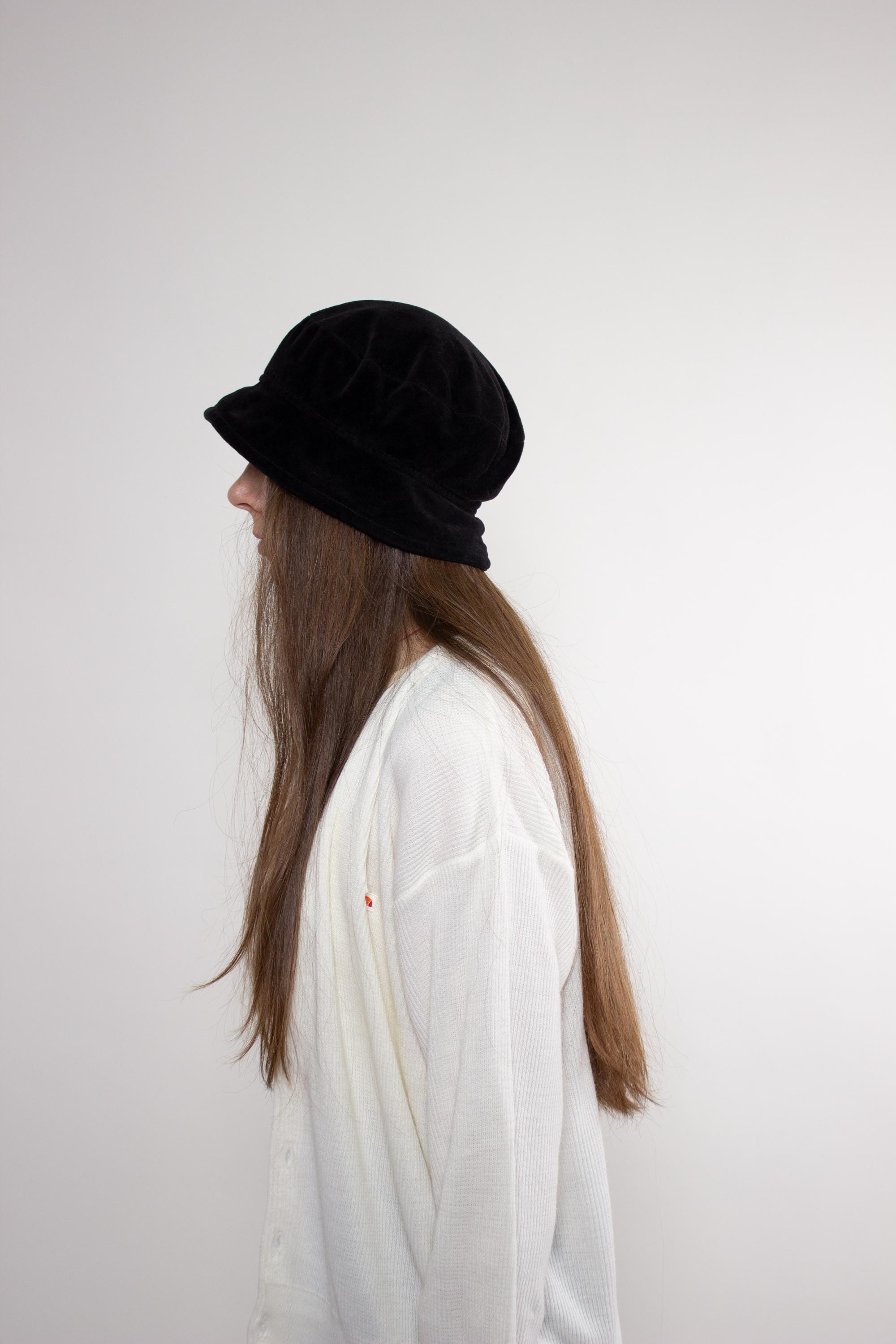 Vintage 90s Black Cloche Hat – Soft Minimalist Retro Bucket  display picture 2