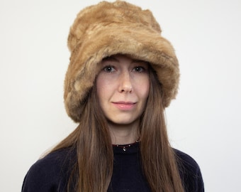Vintage 90s Winter Hat, Warm Retro Faux Fur Style Bucket Hat 