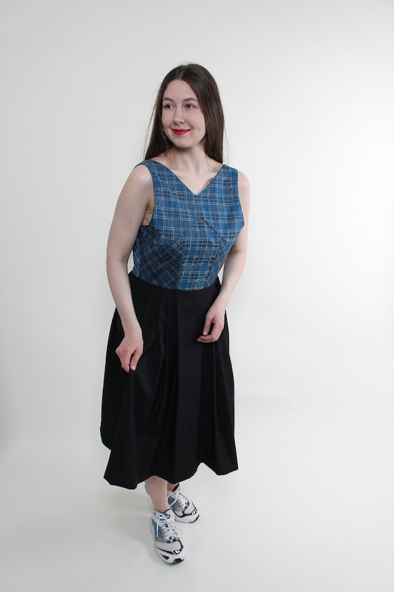 90s Vintage Plaid Dirndl Dress: Blue & Black Bavarian Midi, Size L
