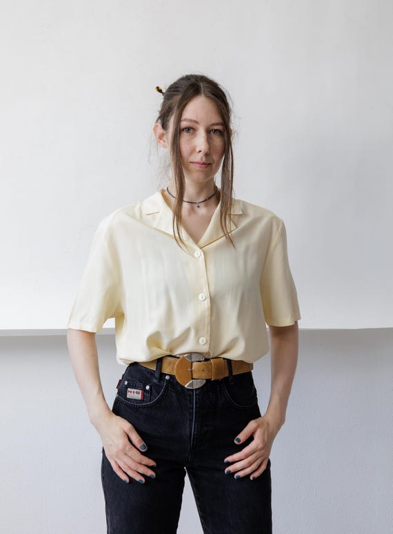 90s Butter Yellow Longline Shirt Vintage Notch Collar Short Sleeve Silky Minimalist Blouse L