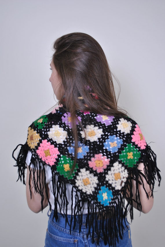 Vintage 70s Crochet Granny Square Shawl, Multicolor Floral Fringe Wrap, Boho Cottagecore
