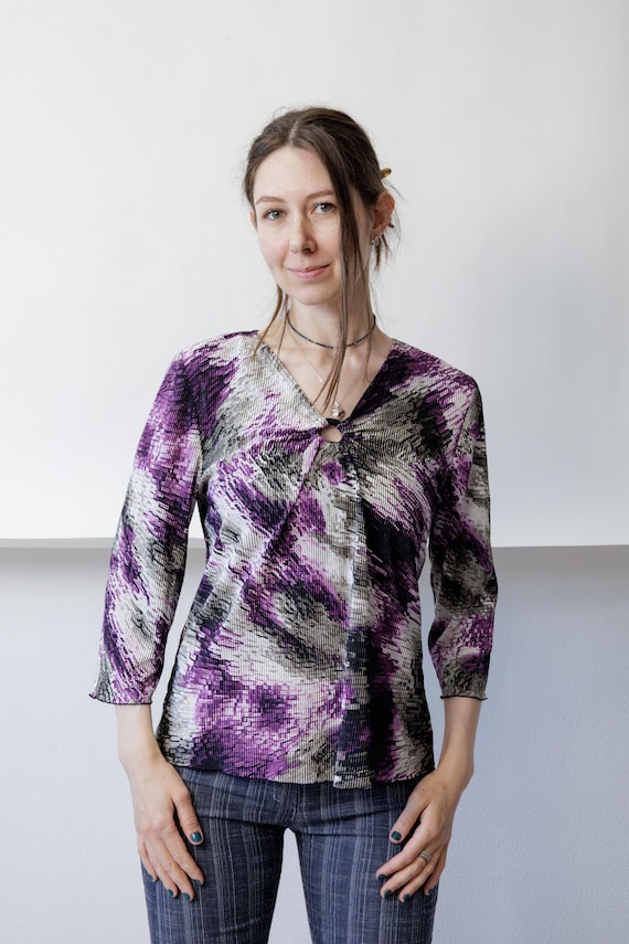 Y2K Purple Abstract Print Plisse Top 3/4 Sleeve Keyhole V Neck Pleated Blouse M
