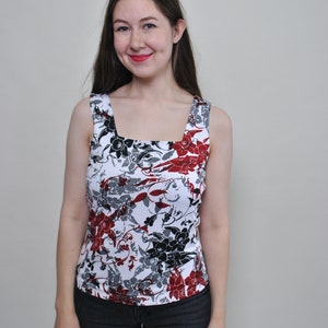 90s floral print tank top with square neck, vintage flowers crop top in white, Size M