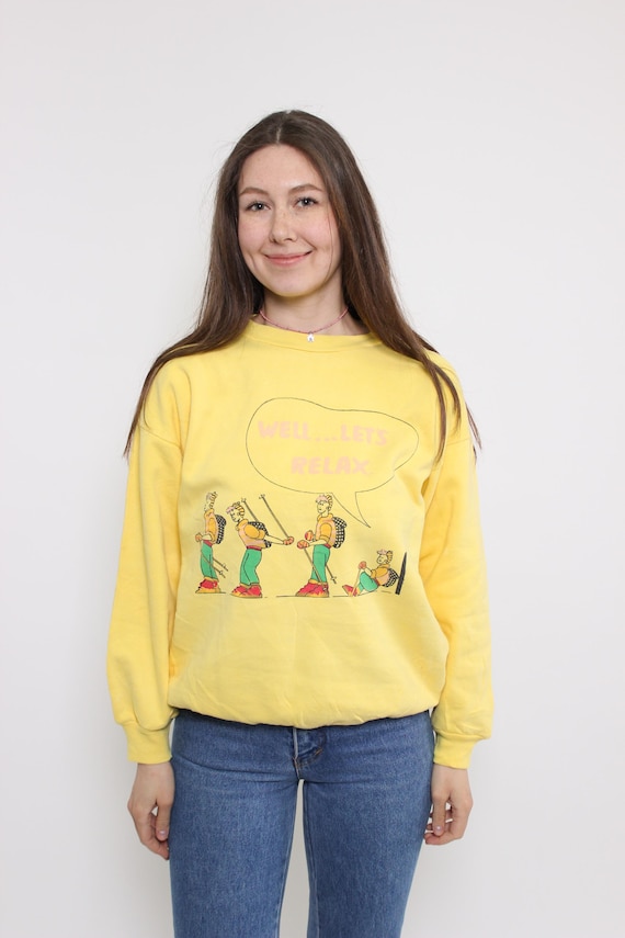 90s Yellow Ski Cartoon Sweatshirt Vintage Novelty Print Crewneck Unisex Size M