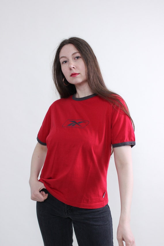 Vintage 90s Red Reebok T-Shirt - Classic Retro At… - image 1