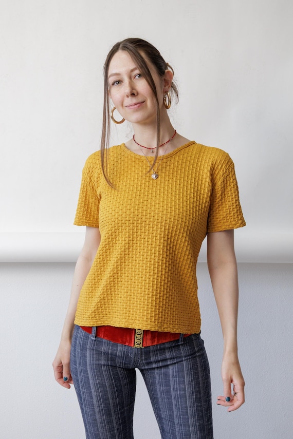 90s Mustard Textured Top Vintage Geometric Waffle Knit Short Sleeve Size L
