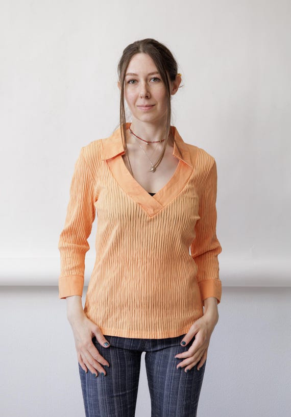 Y2K Peach Crinkle Pleat Top Vintage 2000s Smooth Collar V Neck Stretch Size S
