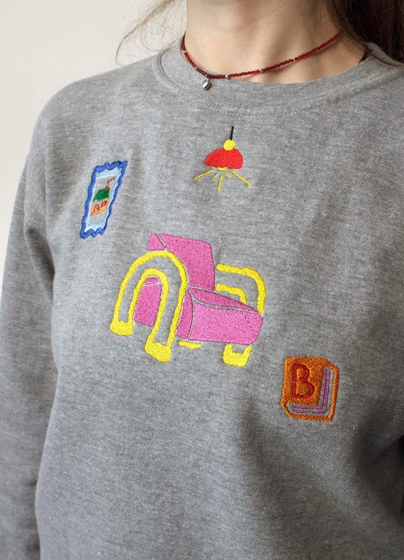 Cozy Embroidered Reworked Sweatshirt Dopamine Colorful Art Size M