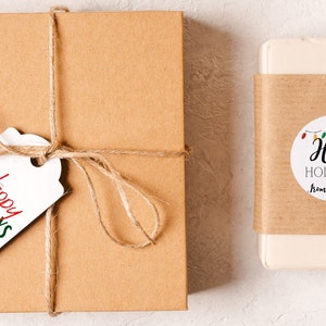2 Happy Holiday printable gift tags for Christmas and holidays print and cut