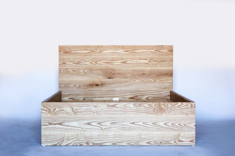 Modern solid wood bed frame, customizable bed, handmade head board. immagine 6