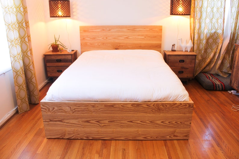Modern solid wood bed frame, customizable bed, handmade head board. immagine 3