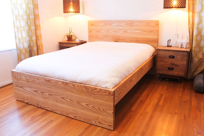Modern solid wood bed frame, customizable bed, handmade head board. immagine 4