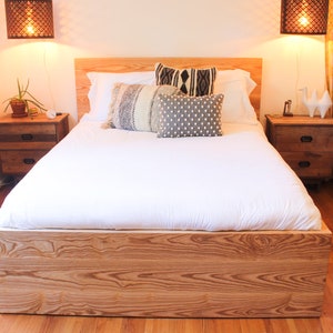 Modern solid wood bed frame, customizable bed, full head board. image 2