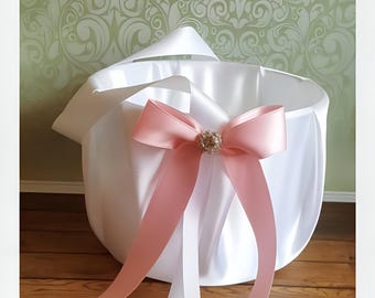 Basket for flower girl, Pink basket for wedding, flower girl  accessories for classic french ceremony, baskets with bows and rhinestones