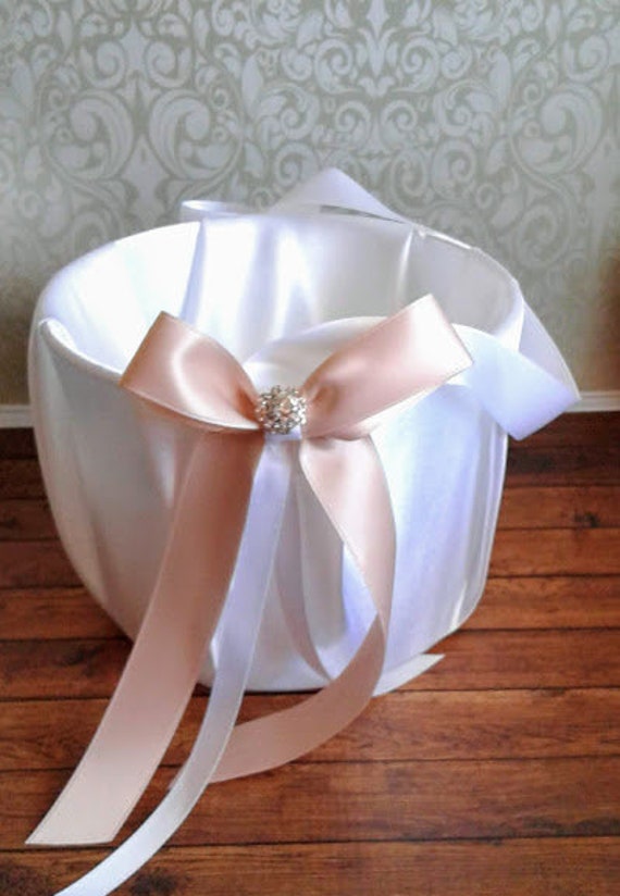 White Flower girl basket, Blush wedding, wedding basket, flower girl, flower girl accessories, flower girl basket, flowergirl basket. Il_570xn