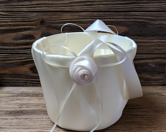 Ivory flower girl basket, rose wedding flower girl basket, flower girl accessories, wedding ceremony supplies, baskets for flower girls toss