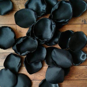 Black custom rose petals for wedding decor and flower girl baskets, bridal shower table decorations, forest modern wedding arch ideas toss