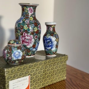 Vases- Vintage Chinese Lotus Bloom Pair of Porcelain Vases and Ginger Jar Set