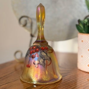Fenton Bell from the 1990s, adorned with a berry motif against a backdrop of autumn gold iridescence