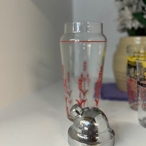 Cocktail Shaker- MCM Style Cocktail Shaker with Lid