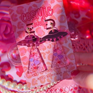 Boucles d'oreilles pendantes cœur OVNI : bijoux de Saint-Valentin