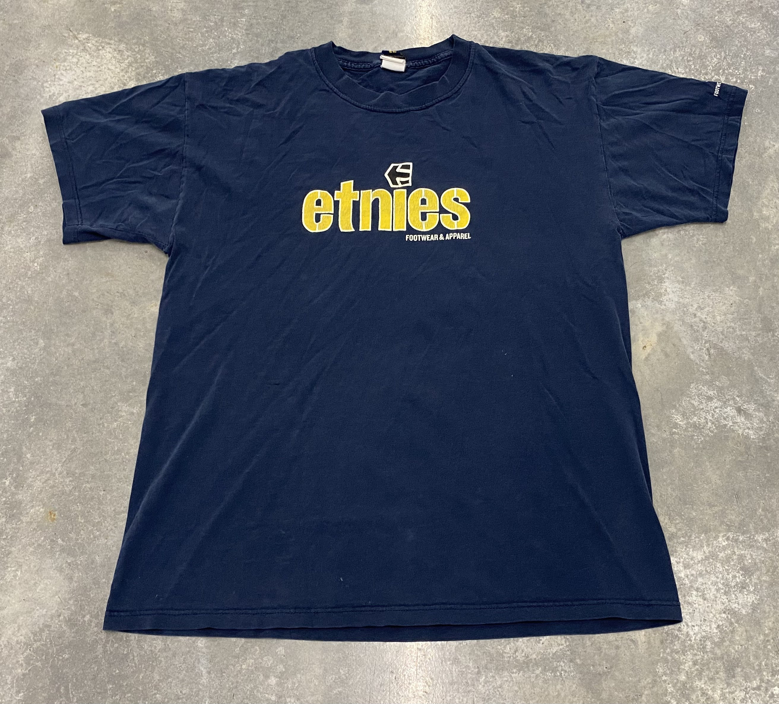 etnies polo shirt