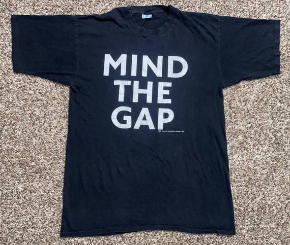Vintage Mind The Gap London Subway T Shirt 1992 - image 2