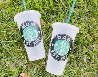 Mom Dad Est 2021 Starbucks Cold Cup Tumbler, mom to be cup, dad to be cup, new parent personalized gift, new parent support, mom coffee gift