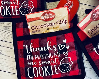 Teacher Christmas Pot Holder, Teacher appreciation gifts, personalized Teacher gifts, pot holders, one smart cookie, Christmas gift for mom