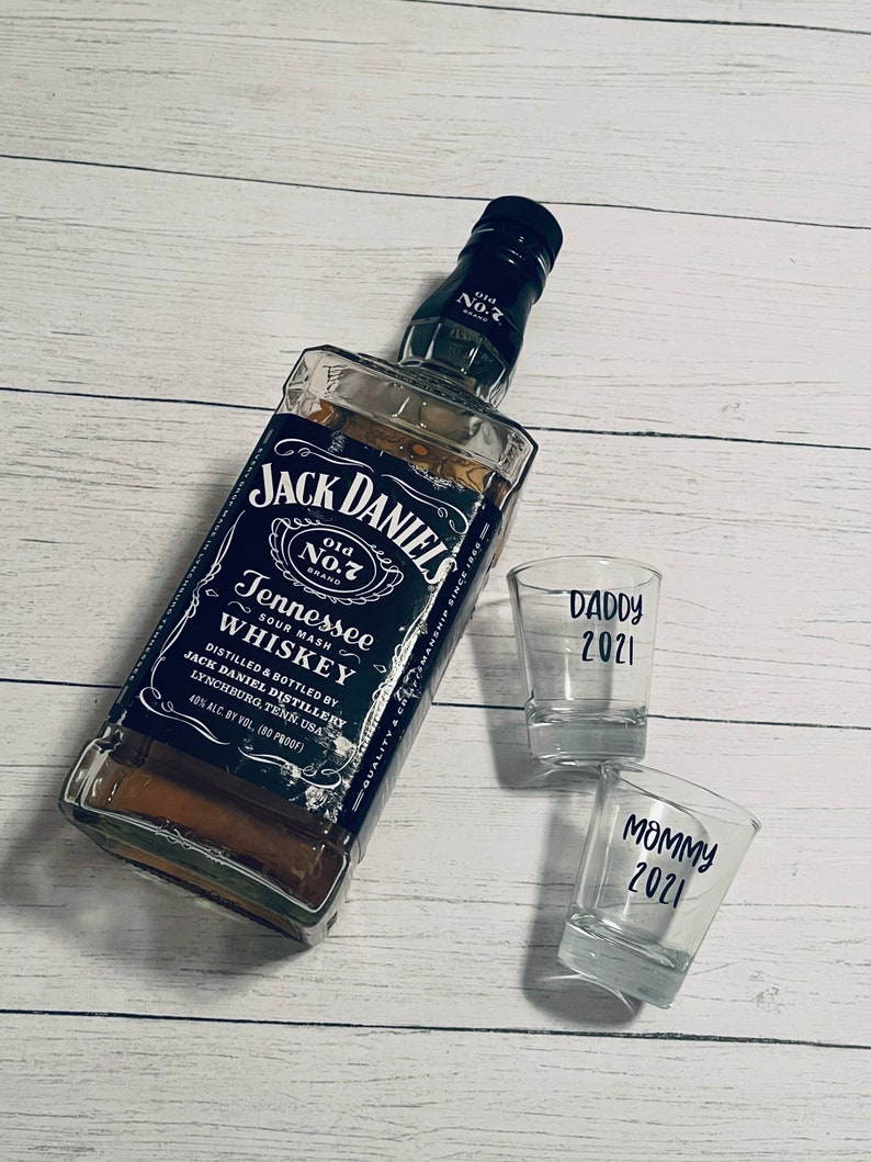 Mommy and daddy shot glass set