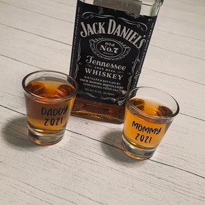 Back to listings
Mommy and daddy shot glass set