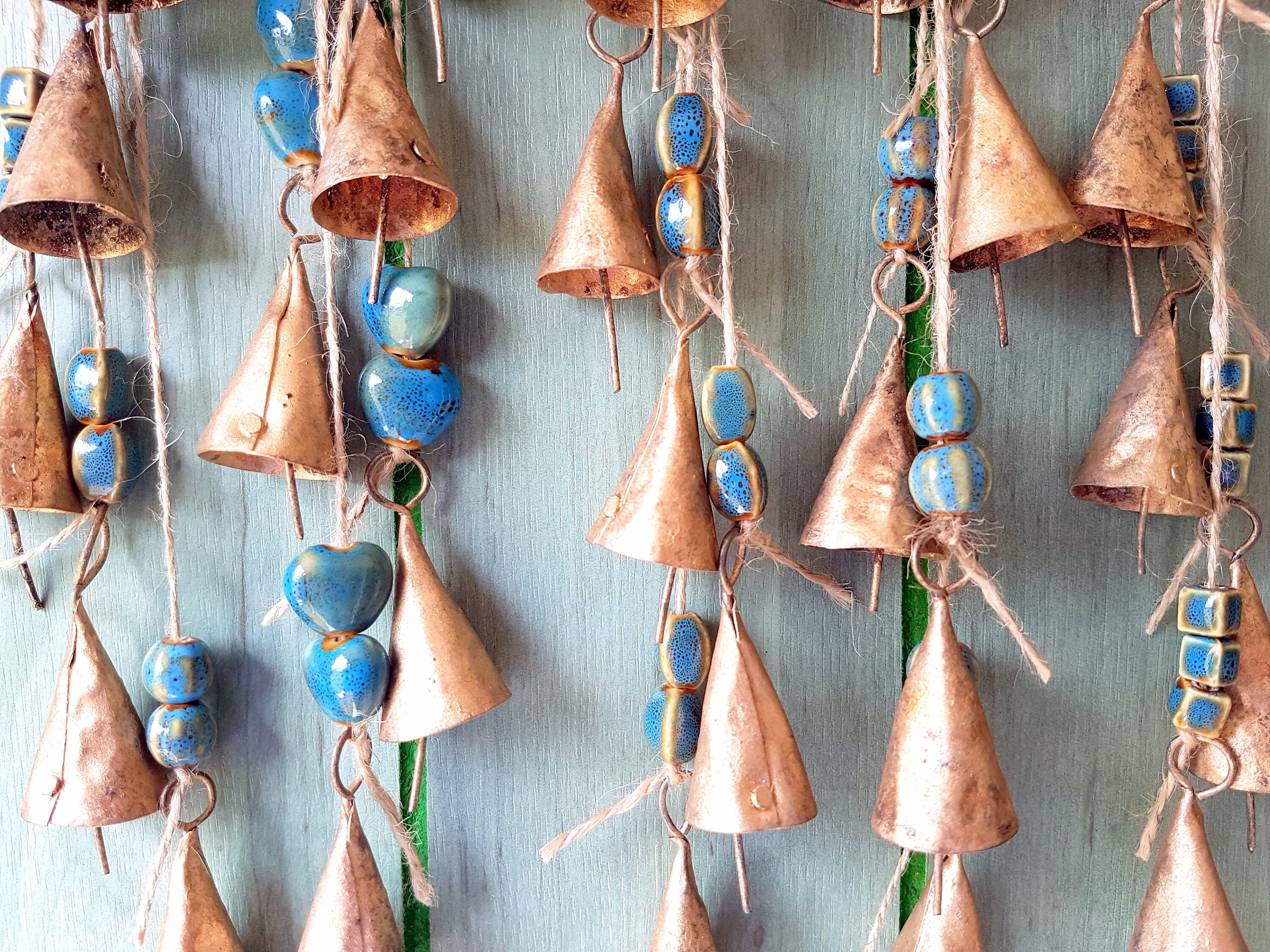 Cloches sur La Corde avec Des Perles en Céramique Teal Blue, Windchime Maison, Cloches Une Corde, Dé