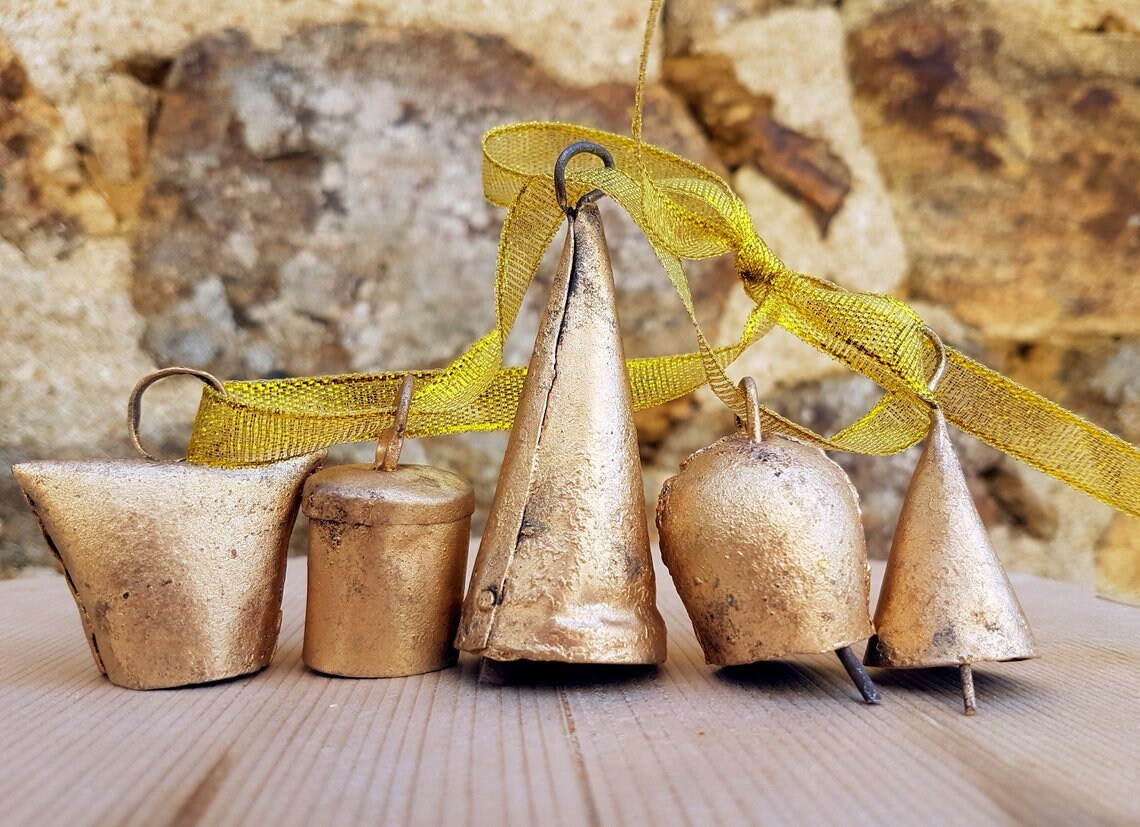 Jetec 4 Pieces Vintage Brass Cow Bells Horse Door Hanging Sheep Grazing Metal Copper Gold Silver Bells Cattle Rustic Farm Dog Camel Small Polished DIY